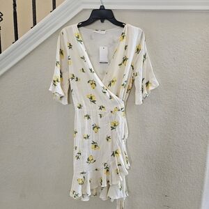 ELODIE Cream Lemon Ruffle Sleeve Wrap Dress size L NWT
